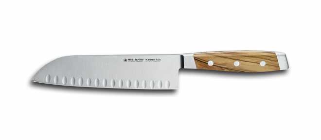 Santokumesser mit Kulle